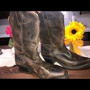Woman’s Durango Cowgirl Boots! worn once! Yeehaw